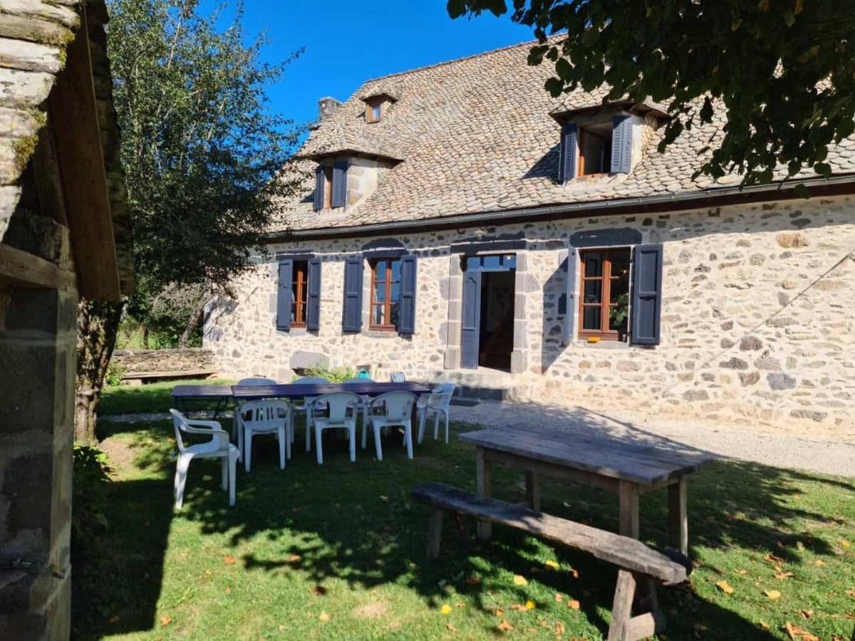 Maison Typique Auvergnate, Piscine Et Four A Pain Saint-Christophe-Les-Gorges Luaran gambar