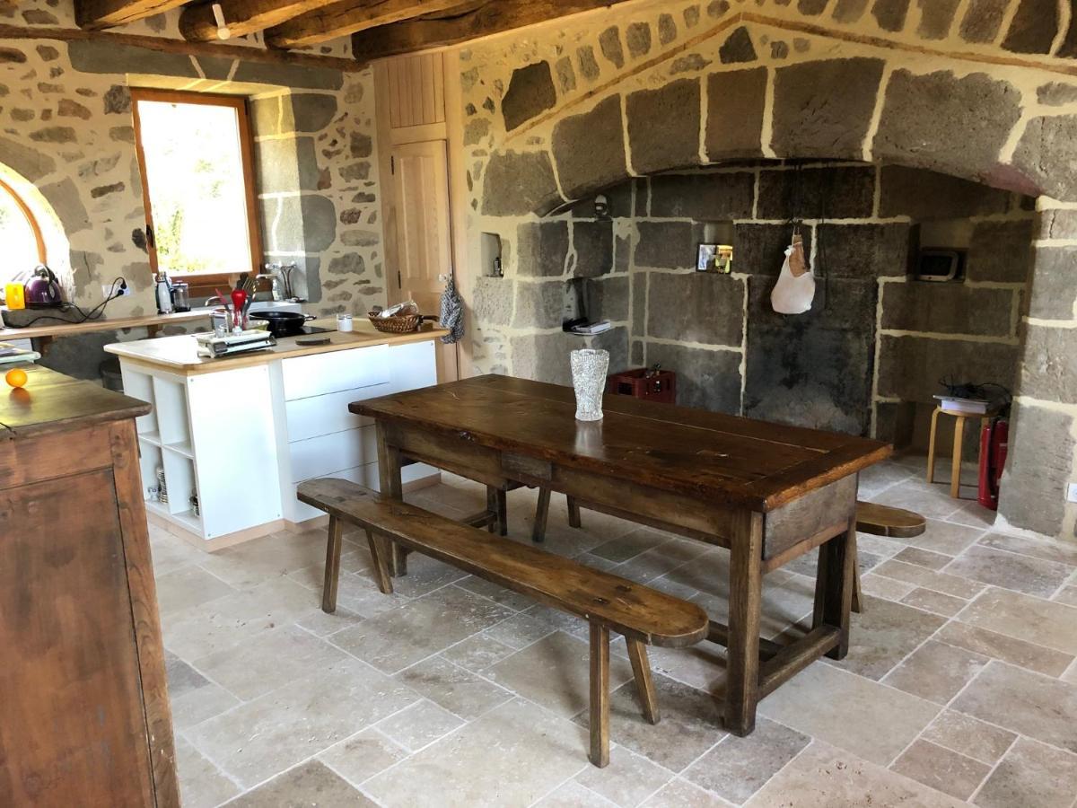 Maison Typique Auvergnate, Piscine Et Four A Pain Saint-Christophe-Les-Gorges Luaran gambar