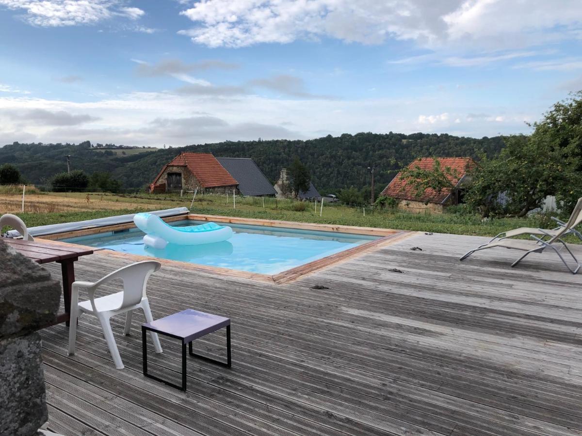 Maison Typique Auvergnate, Piscine Et Four A Pain Saint-Christophe-Les-Gorges Luaran gambar
