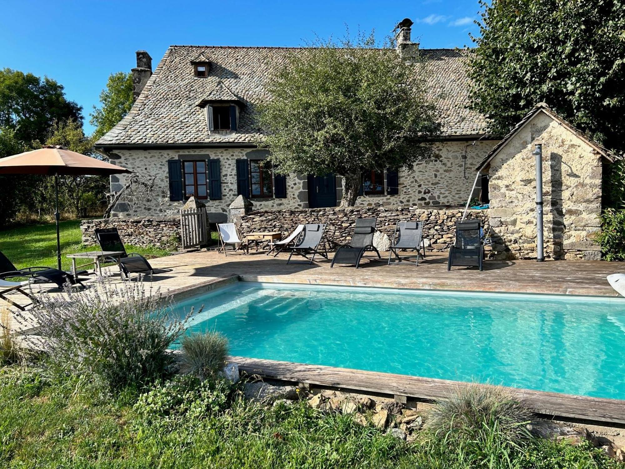 Maison Typique Auvergnate, Piscine Et Four A Pain Saint-Christophe-Les-Gorges Luaran gambar