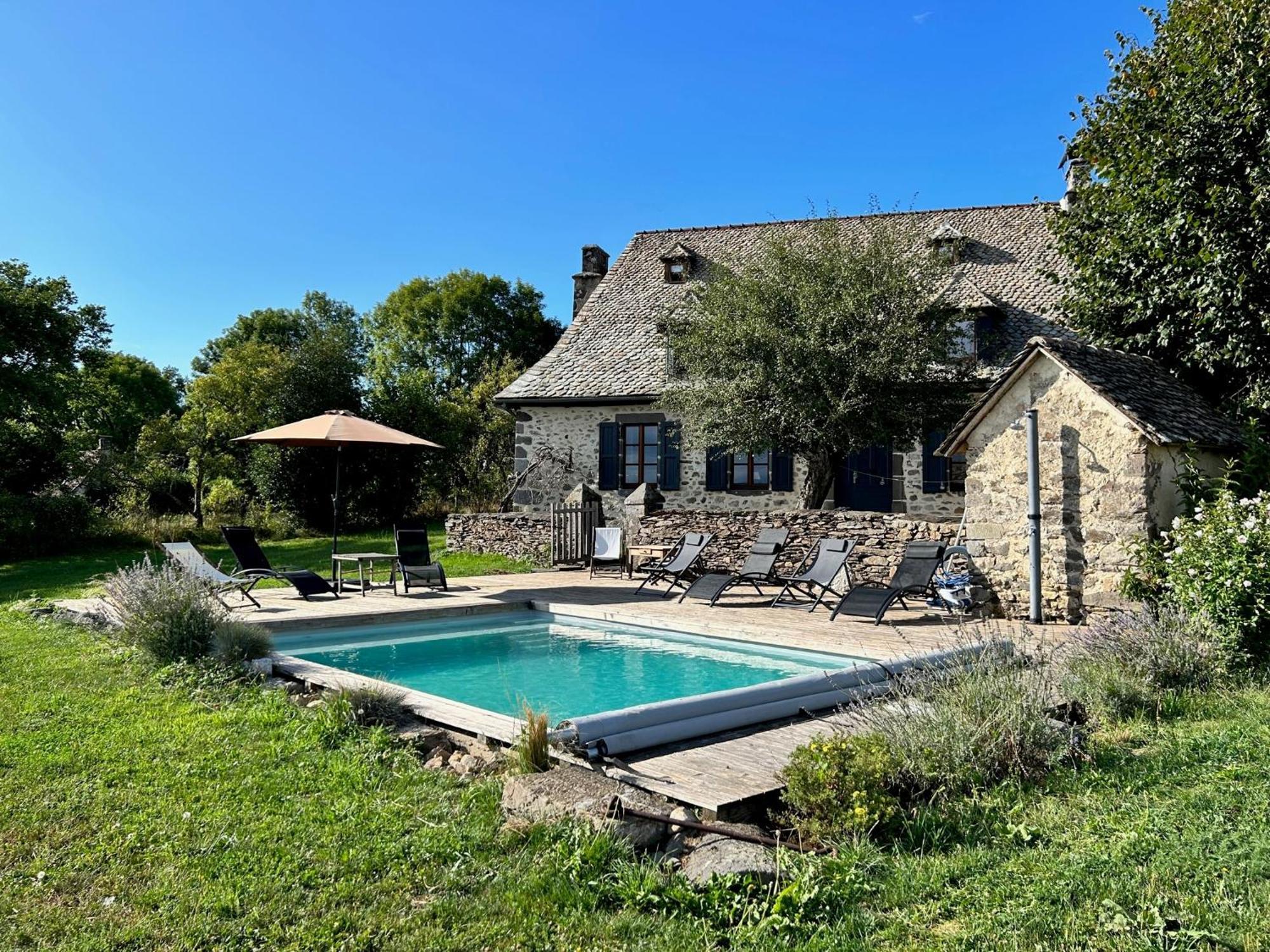 Maison Typique Auvergnate, Piscine Et Four A Pain Saint-Christophe-Les-Gorges Luaran gambar
