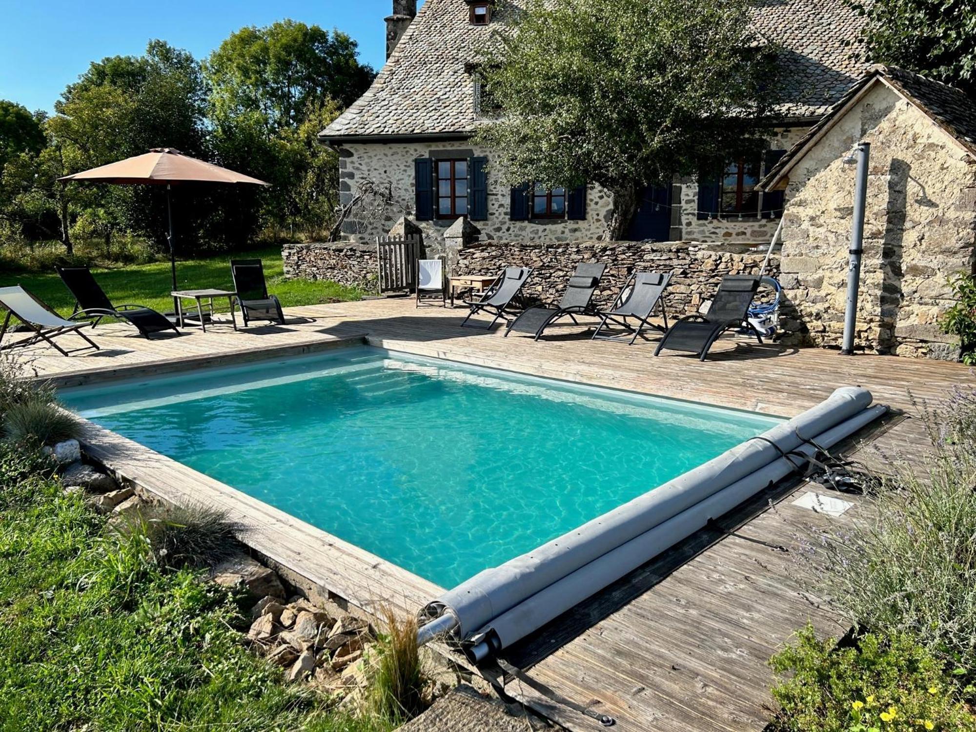 Maison Typique Auvergnate, Piscine Et Four A Pain Saint-Christophe-Les-Gorges Luaran gambar